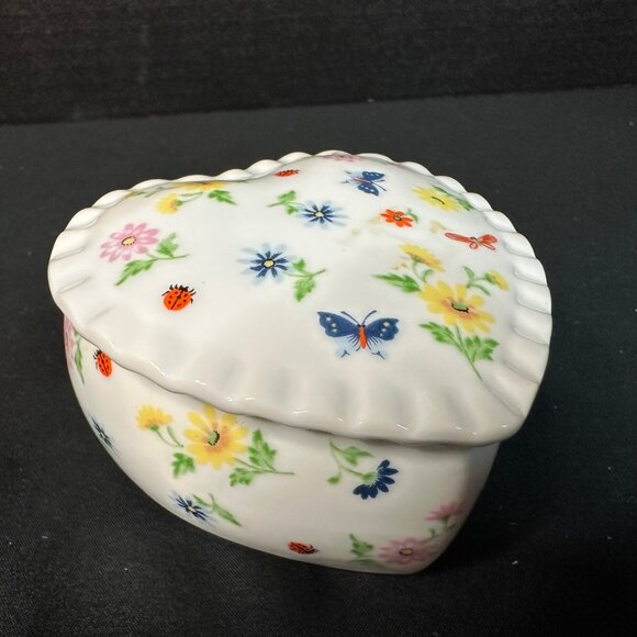 Heart-Shaped Floral Butterfly Ladybug Ceramic Trinket Box Powder Room Vanity EUC - Picture 1 of 7